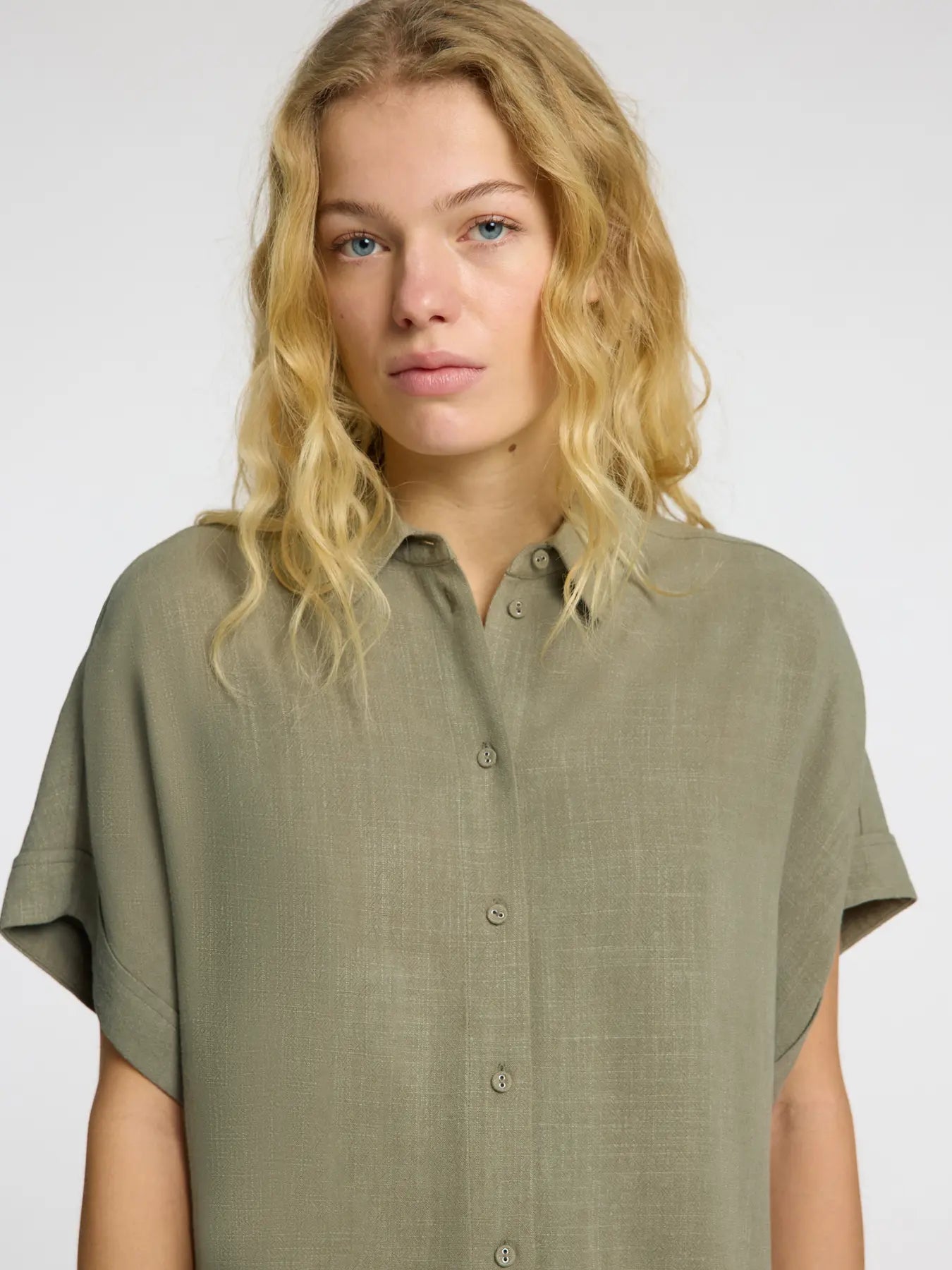 Viva Cropped Sun Shirt Vetiver
