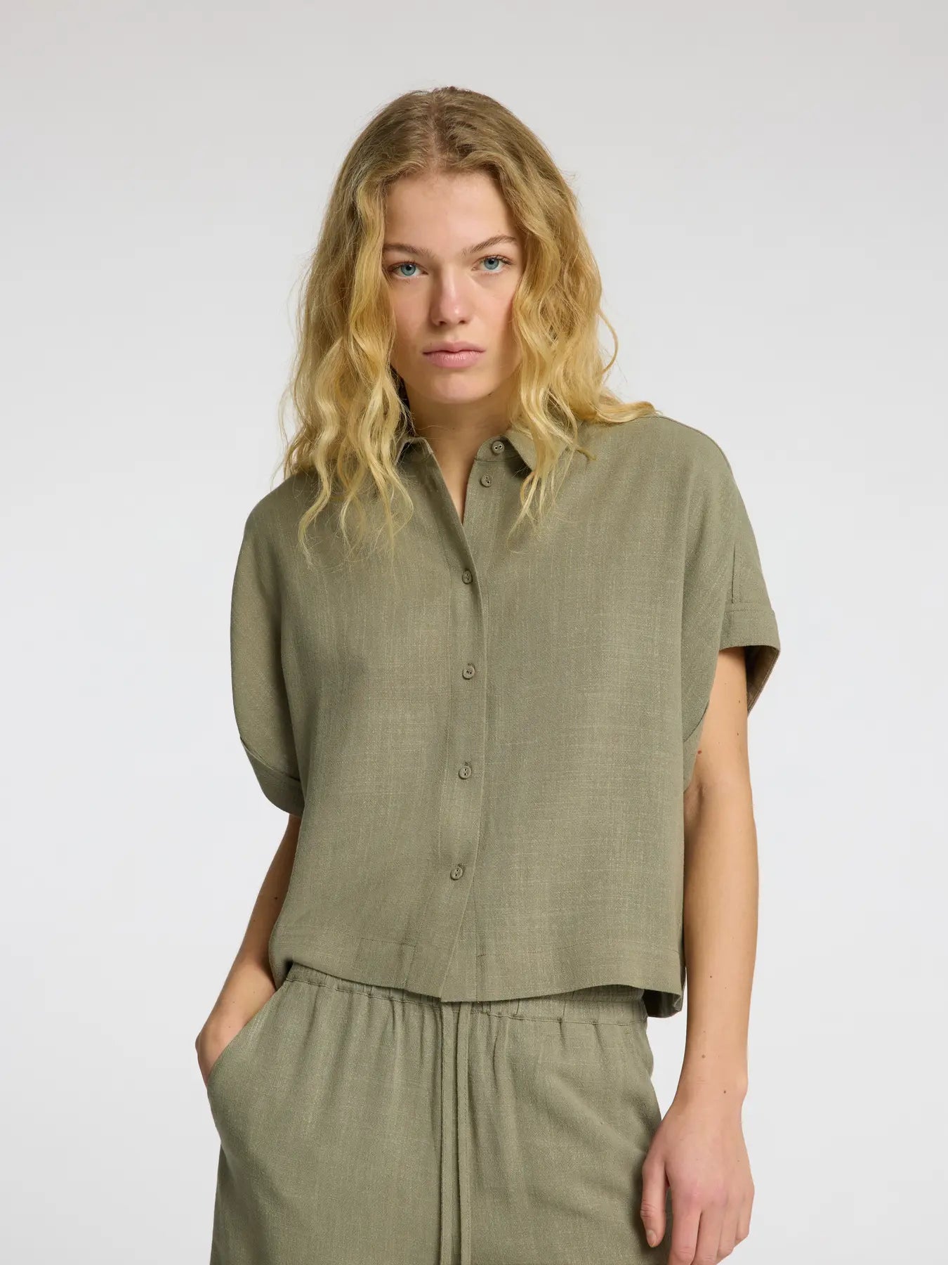 Viva Cropped Sun Shirt Vetiver