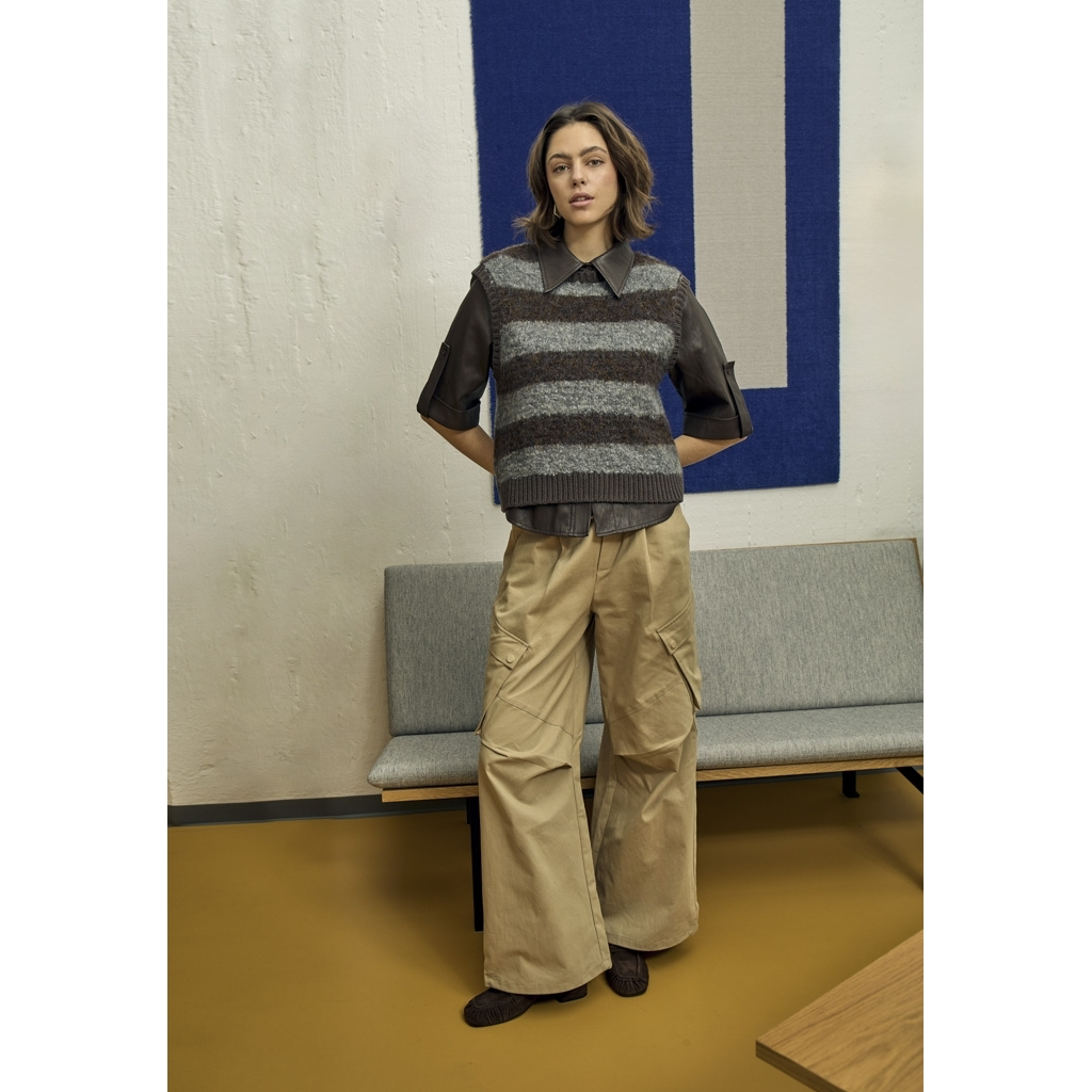 PC Satina Knit Vest java brown stripe