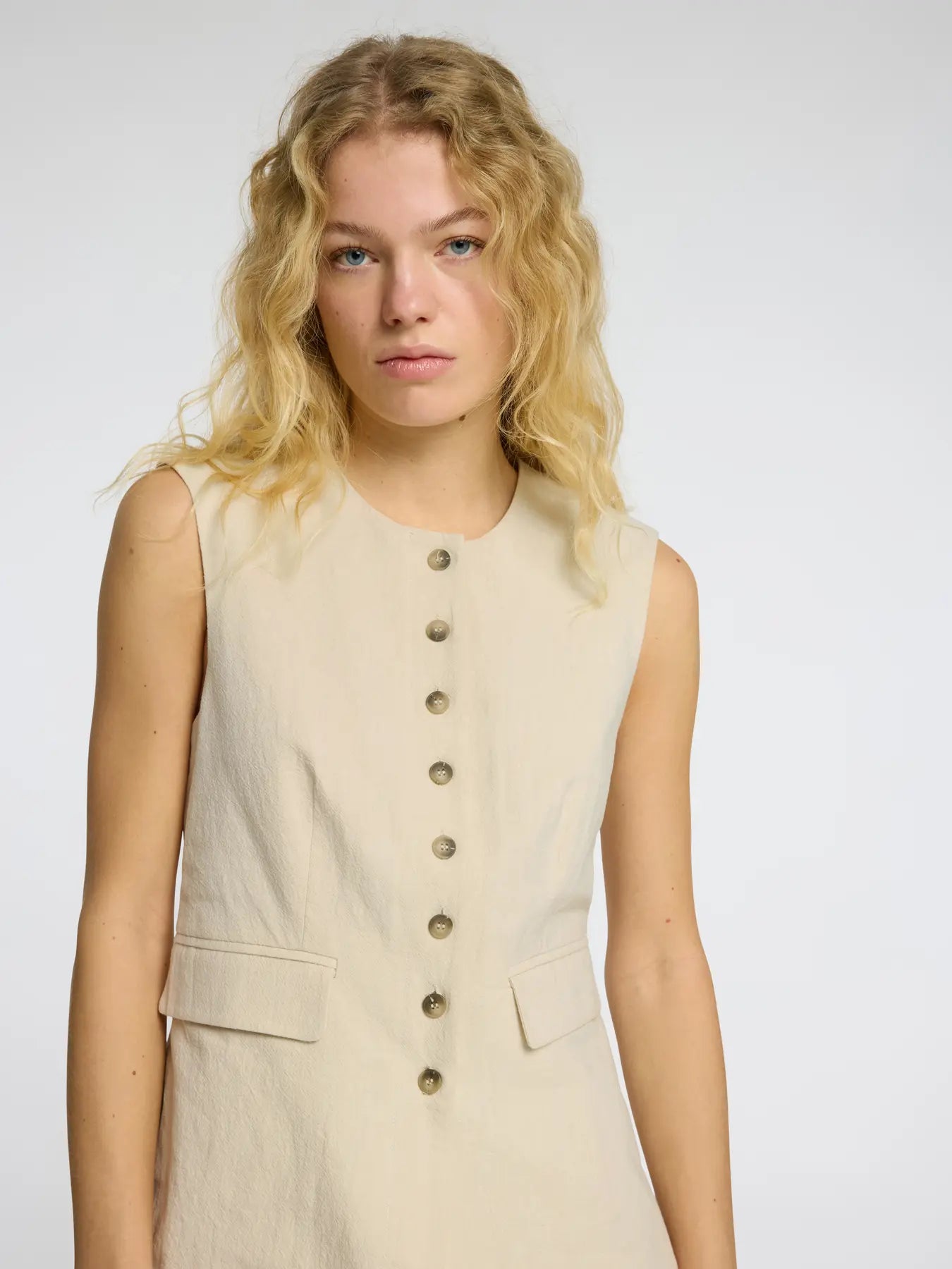 Iluna Buttoned Pocket Vest Sandshell