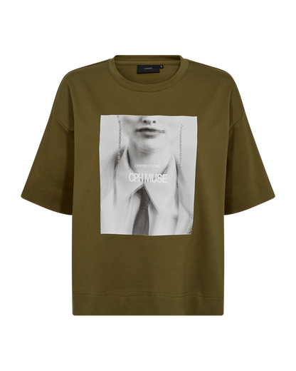 CMMUSE TEE MILITARY OLIVE