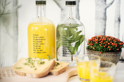 Papierpleziertjes Glazen fles met tekst