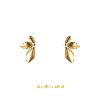 E61178 Half Lily Stud
