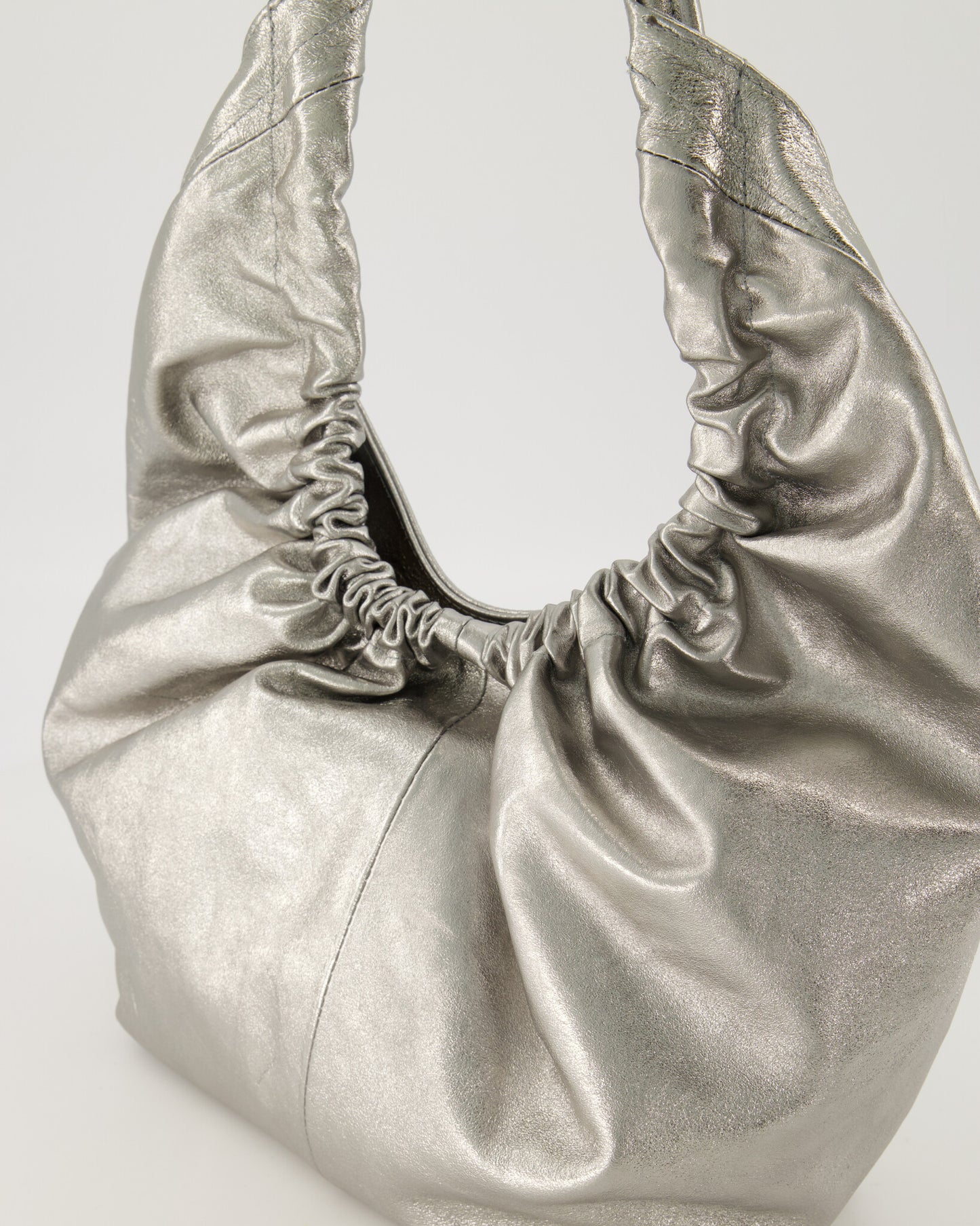 Tas Leonora Sauvage Metallic Zilver